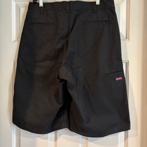 Dickies Authentic NEW black shorts 34" x 24"L - Picture 3 of 4